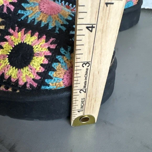 Bamboo Frosty Platform Crochet Clog slippers black multi-color pattern Sz 9/39 - Picture 8 of 9